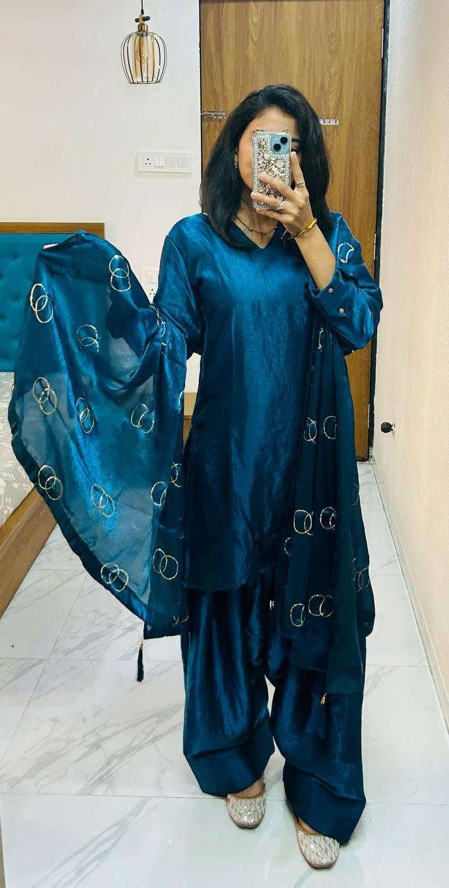 Women's Fendi Silk Solid Muslim Straight Kurti With Pant and Dupatta set - Image 7